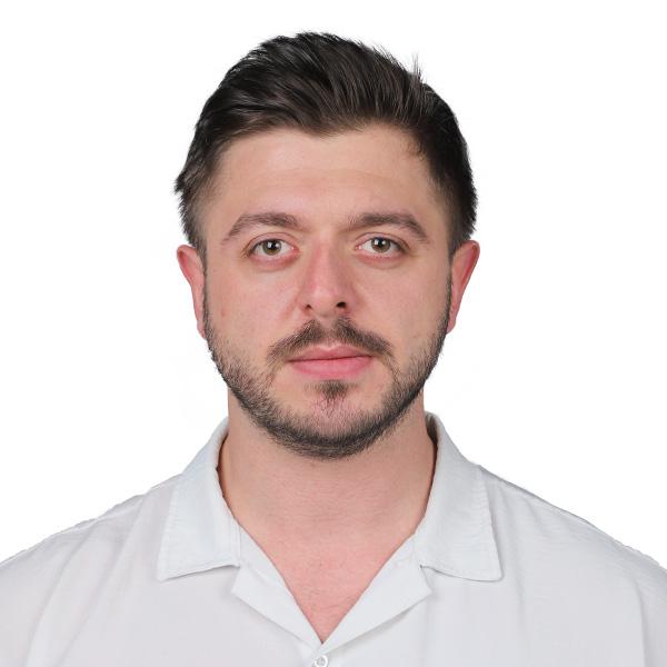 Oğuzhan Acar portresi